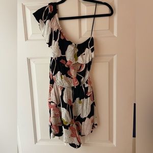 Cupcakes&Cashmere floral one-shoulder romper